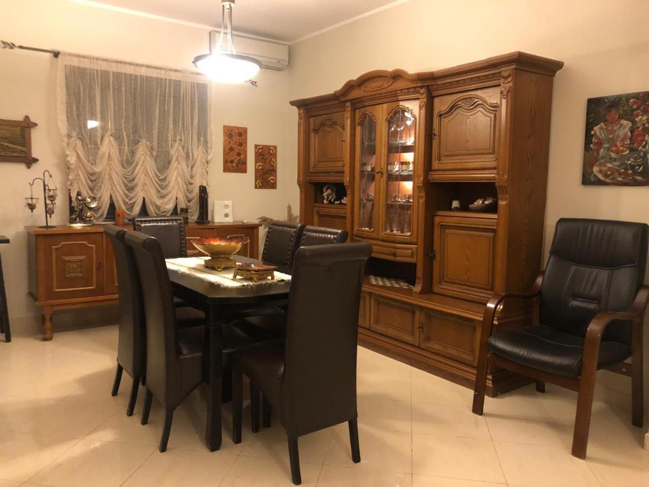 Villa Ajmi Luxury Golem (Tirana)