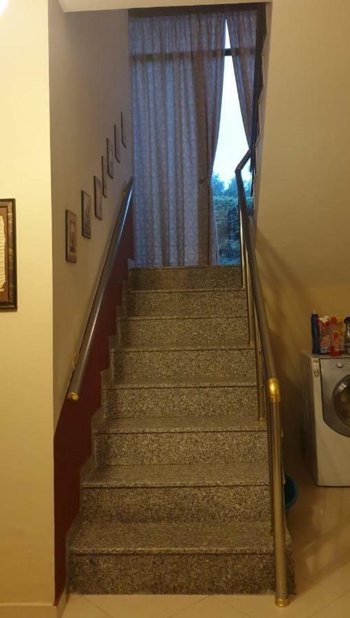 Ajmi Luxury * Golem (Tirana)